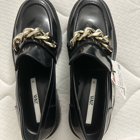 Size 39 Zara brand new patent shoes - Picture 5 of 5
